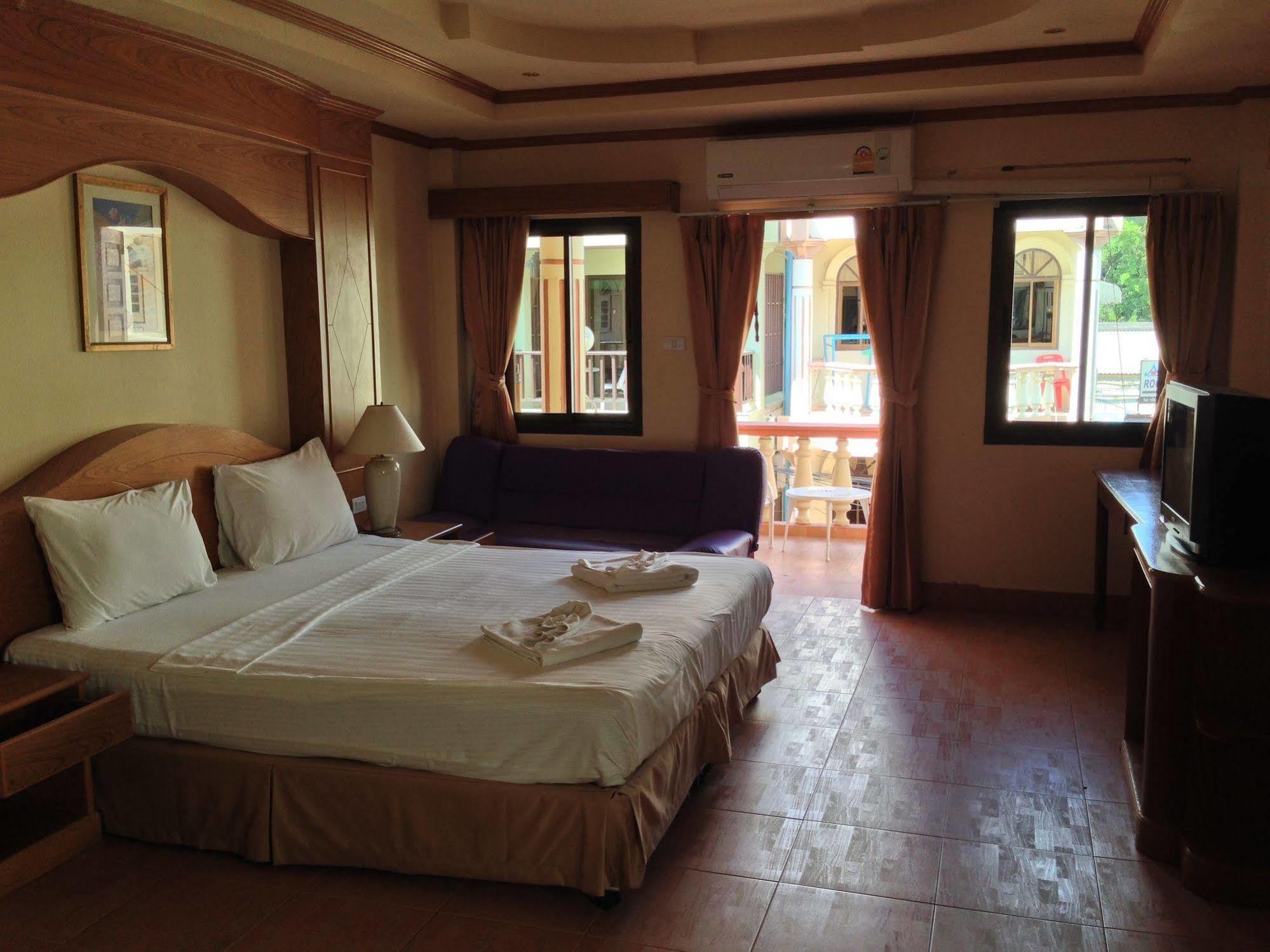 Hotel The House Patong Esterno foto