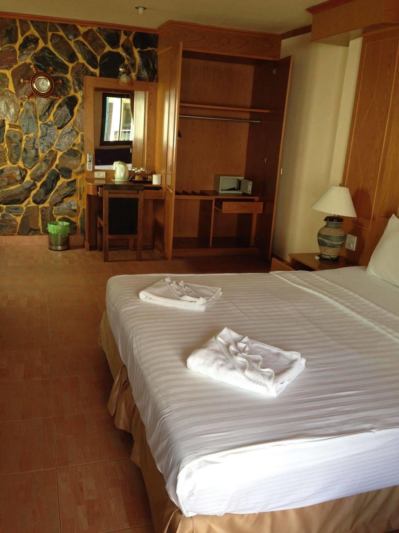 Hotel The House Patong Esterno foto