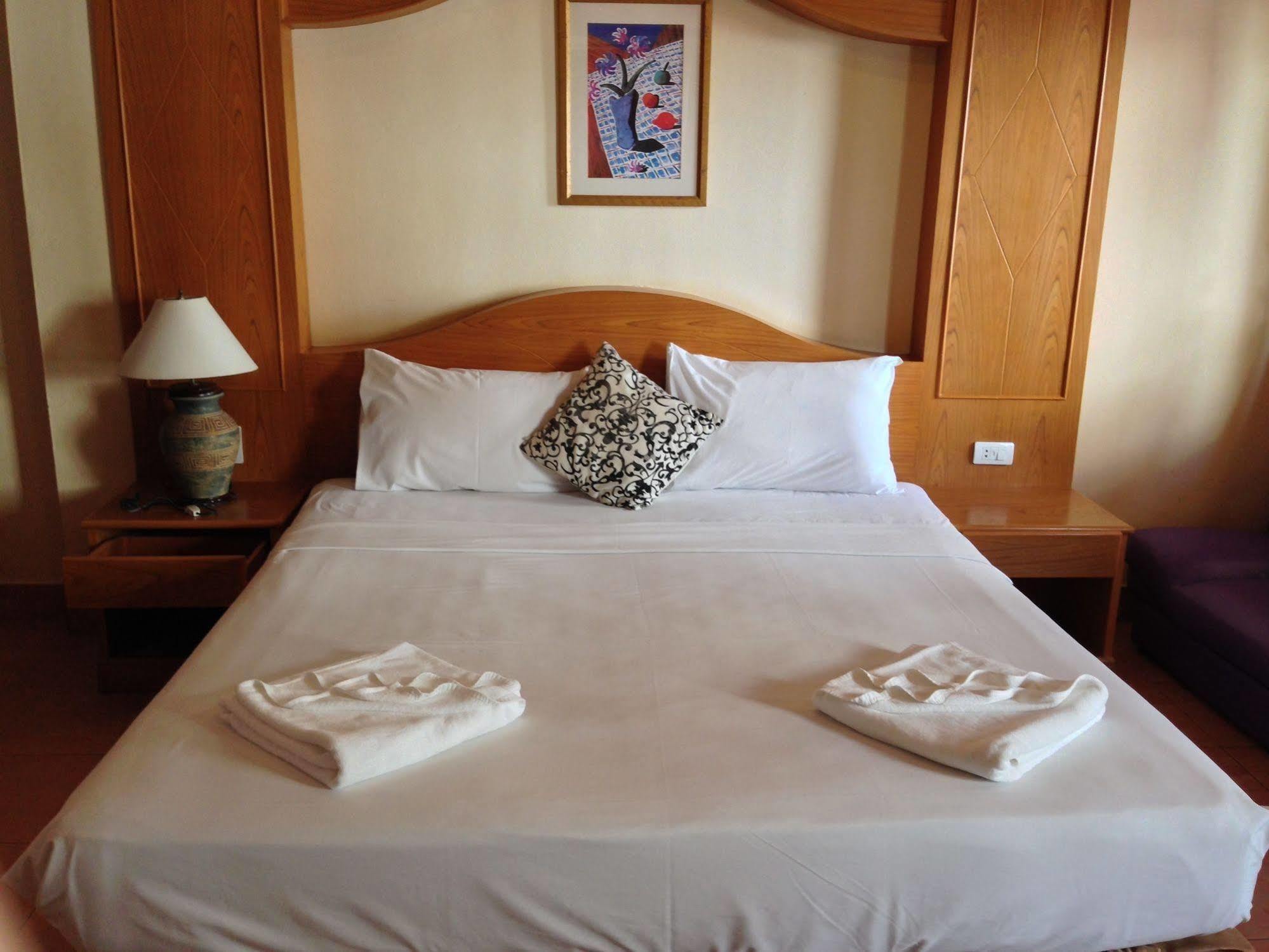 Hotel The House Patong Esterno foto
