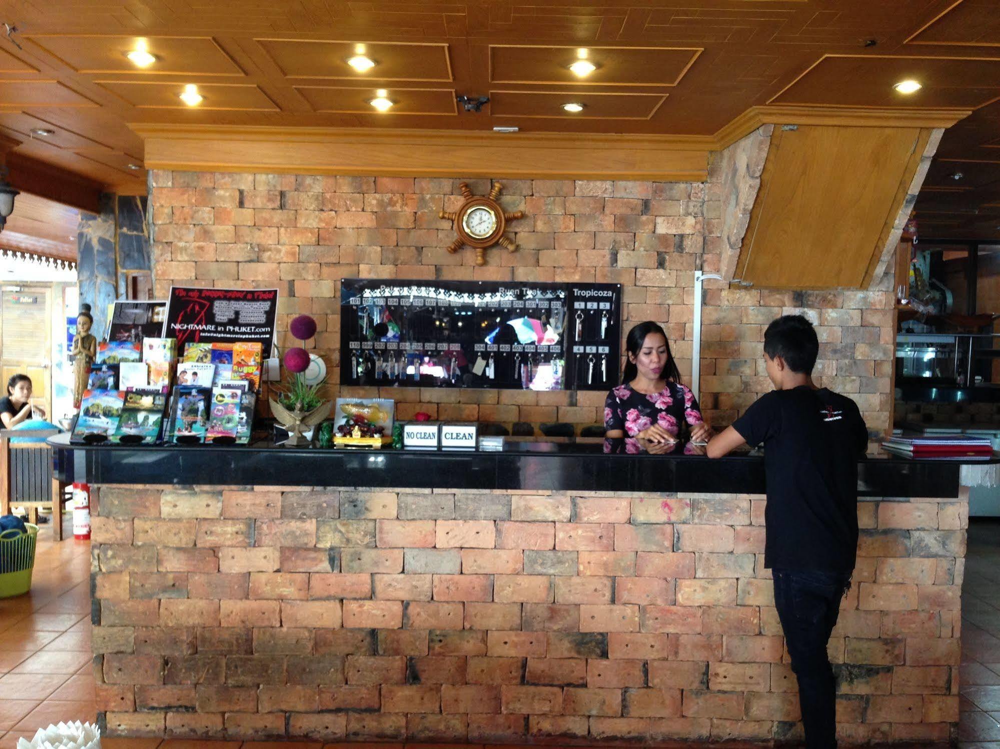 Hotel The House Patong Esterno foto
