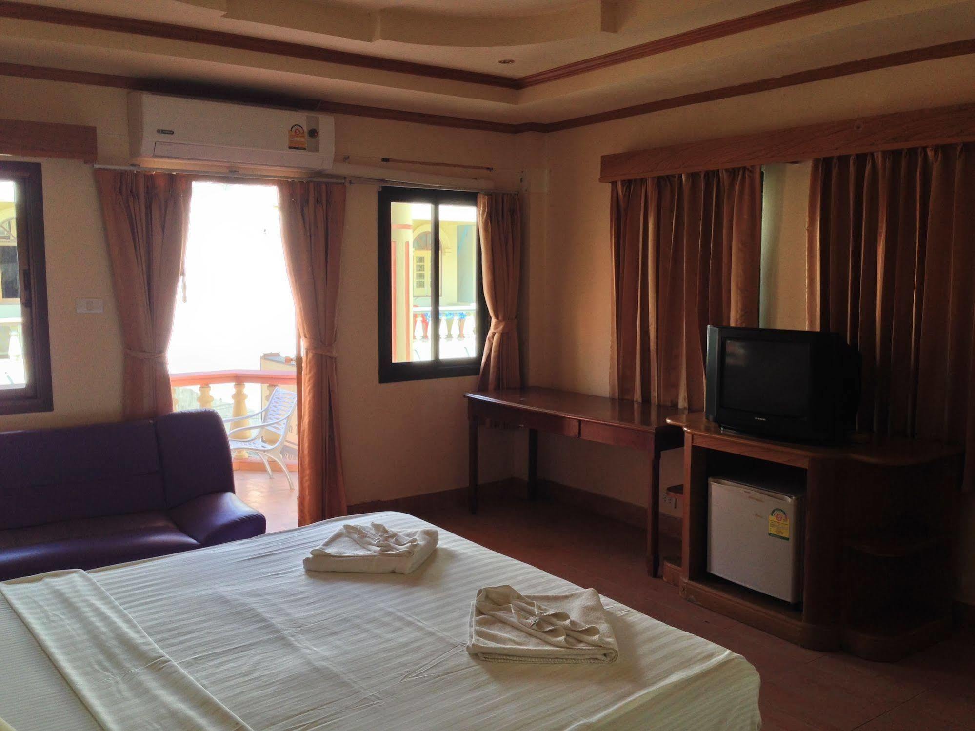 Hotel The House Patong Esterno foto