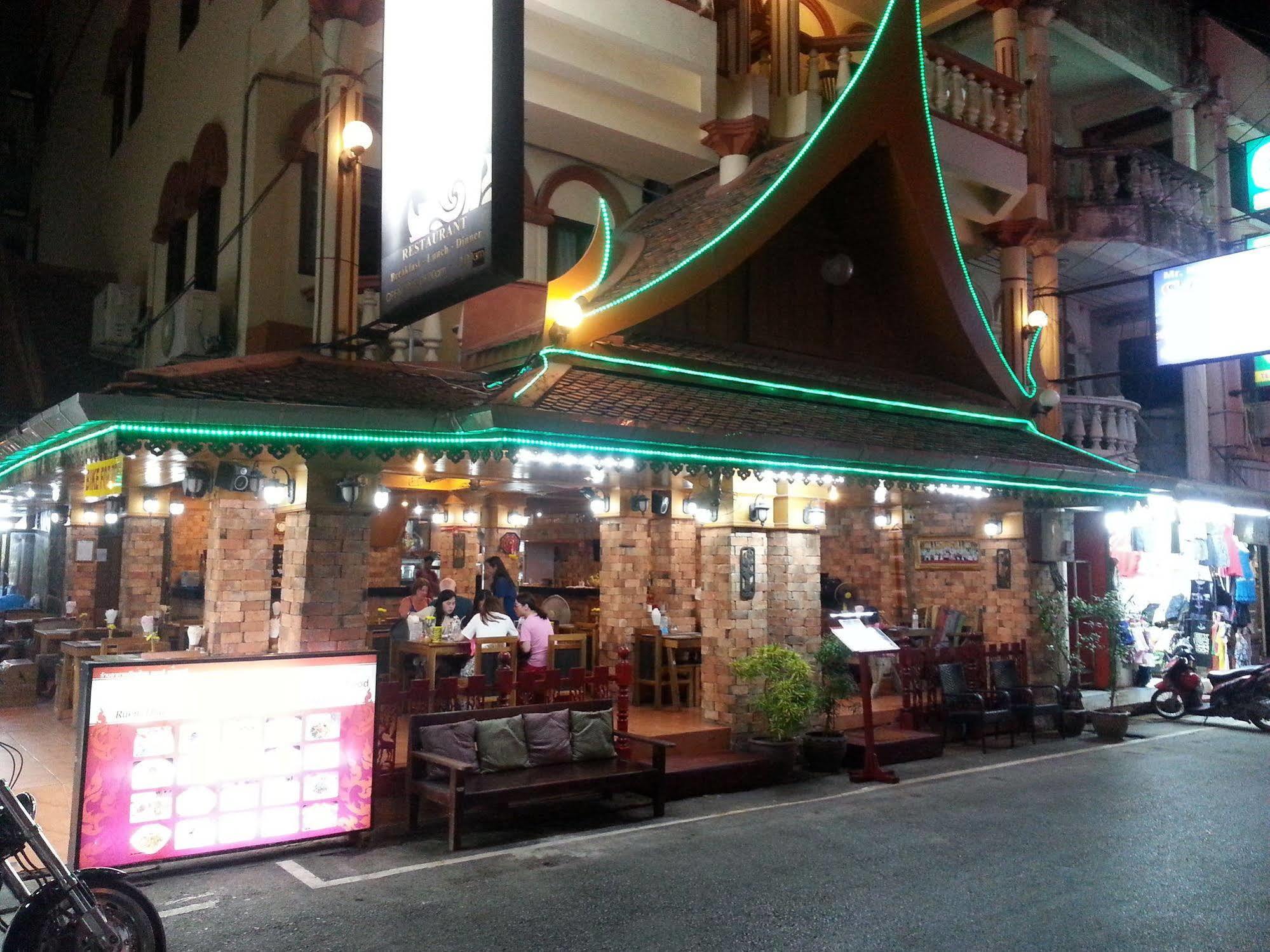 Hotel The House Patong Esterno foto