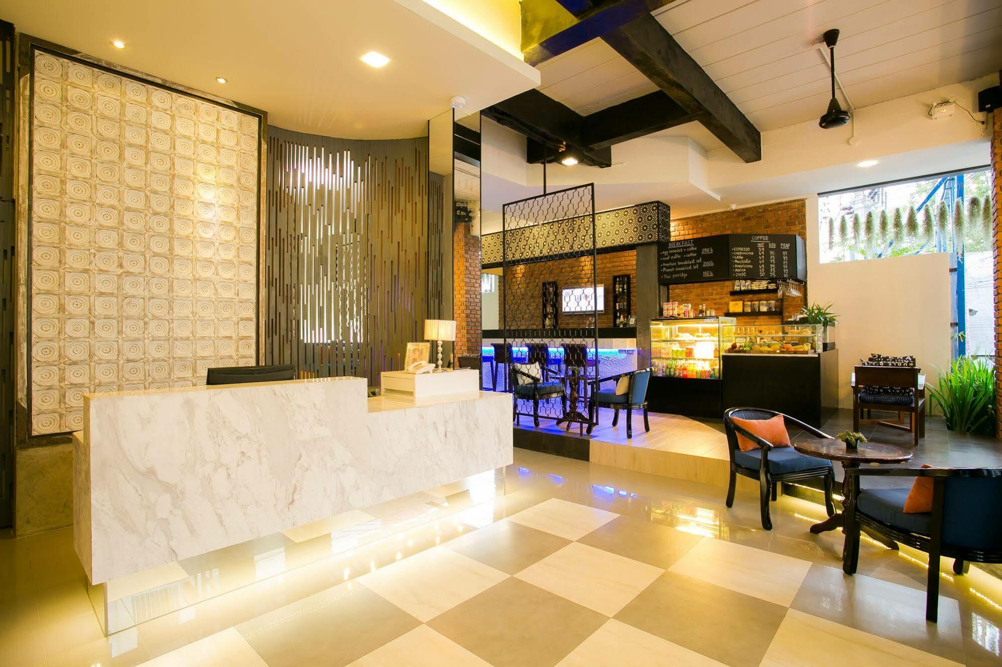 Hotel The House Patong Esterno foto